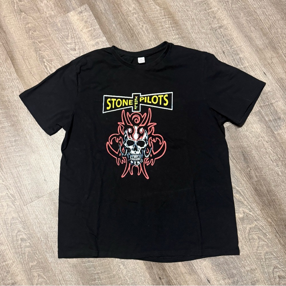 Stone Temple Pilots Black Band Tee with Red Skull Graphic